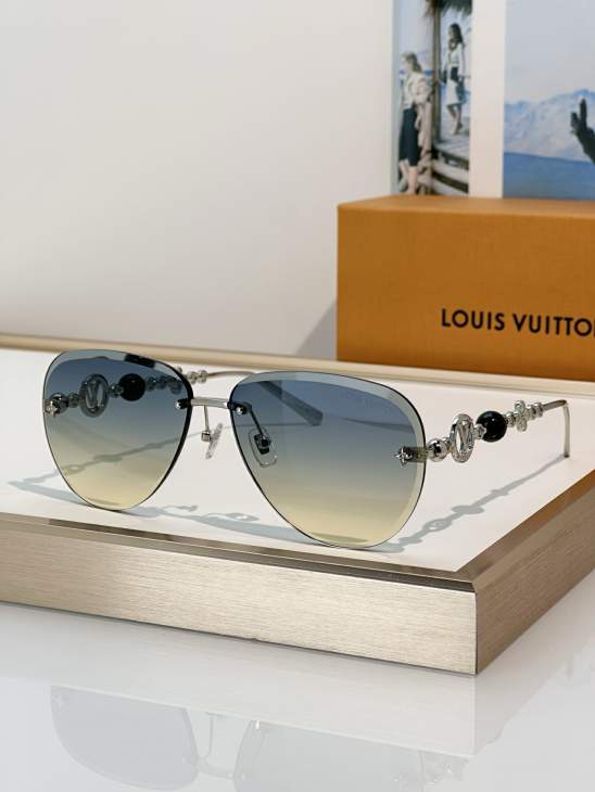 Picture of Louis Vuitton Sunglasses _SKUfw81854755fw